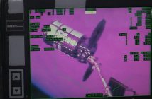 Przechwycenie pojazdu Cygnus przez SSRMS - 18.02.2020 - widok z monitora wewnątrz ISS / Credits - NASA TV