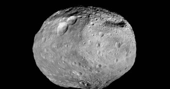 Asteroida Westa na podstawie obrazów z sondy Dawn / Credits - NASA