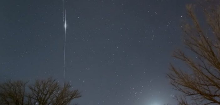Flara z jednego z satelitów paczki Starlink / Credits - Craig Taylor