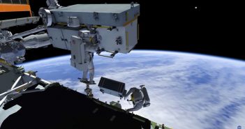 Jeden z etapów spaceru EVA-65 / Credits - NASA TV