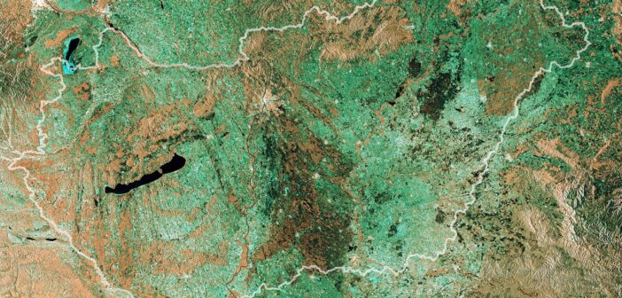 Mozaika radarowych zdjęć satelitarnych Węgier, wykonanych przez satelitę Sentinel-1A pomiędzy październikiem a grudniem 2014 / Credits - Copernicus data/ESA