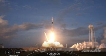 Start rakiety Falcon 9 z trzynastą paczką satelitów Starlink / Credits - SpaceX