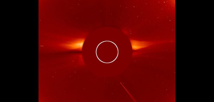 Kometa w obiektywie SOHO (LASCO C2) - 22 X 2020 / Credits - NASA, ESA