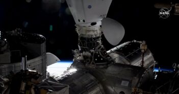 Przycumowany Towarowy Dragon 2 - misja CRS-21 / Credits - NASA TV