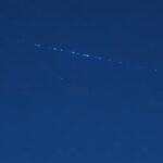Przelot dwudziestej paczki satelitów Starlink nad Polską - 05.03.2021 / Credits - Night Sky