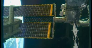 Prace podczas EVA-72 / Credits - NASA TV