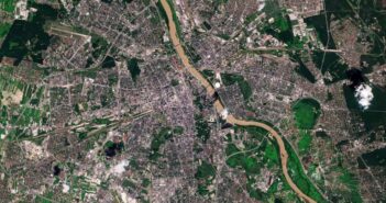 Warszawa z dnia 1 lipca 2020 - Senrtinel-2 / Credits - Copernicus Sentinel data (2020), processed by ESA, CC BY-SA 3.0 IGO