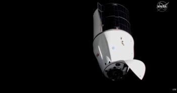 Misja CRS-22 - Dragon zbliża się do ISS / Credits - NASA TV