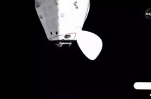 Kapsuła Dragon 2 (misja Crew-2) zbliża się do PMA-3/IDA-3 / Credits - NASA TV