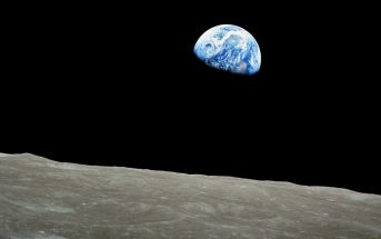Wschód Ziemi z misji Apollo 8 / Credits - NASA