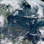 Trzy ośrodki tropikalne na Altantyku - 29 sierpnia 2021 / Credits - NOAA