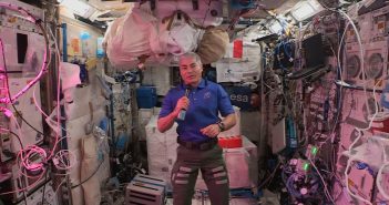 Mark Vande Hei na ISS - ujęcie z września 2021 (wnętrze modułu Columbus) / Credits - NASA TV