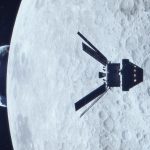 Wizja artystyczna MPCV Orion w pobliżu Księżyca w misji Artemis I / Credits - NASA