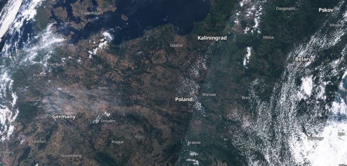 Spojrzenie na Polskę z orbity - 4 sierpnia 2022 roku (satelita Sentinel-3 konstelacji Copernicus) / Credits - Komisja Europejska, program Copernicus, Sentinel Hub