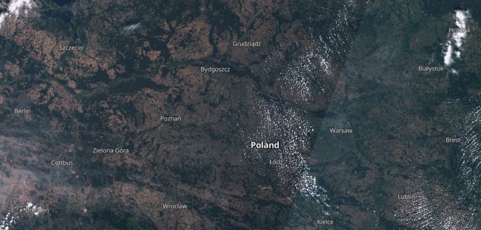 Spojrzenie na Polskę z orbity - 4 sierpnia 2022 roku (satelita Sentinel-3 konstelacji Copernicus) / Credits - Komisja Europejska, program Copernicus, Sentinel Hub