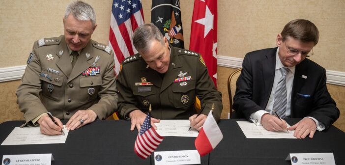 Podpisanie porozumienia na rzecz bezpieczeństwa kosmicznego / Credits - POLSA