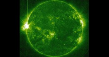Faza maksymalna rozbłysku X5.0 z 31 grudnia 2023 / Credits - NASA, SDO