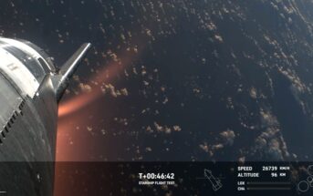 Starship podczas trzeciego testowego lotu - wejście w atmosferę / Credits - SpaceX