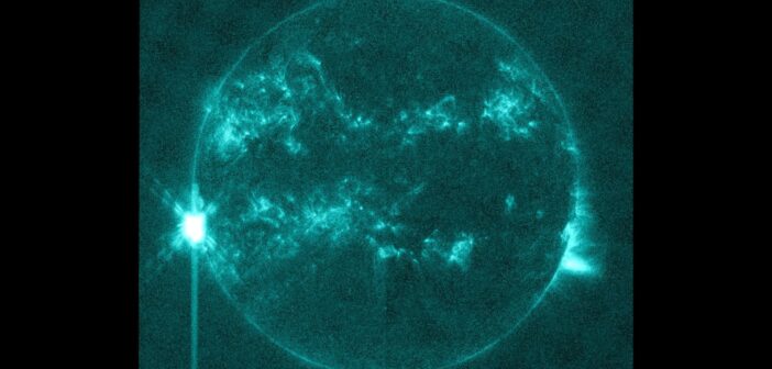 Rozbłysk zza wschodniej krawędzi tarczy słonecznej (X2.9, 15 maja 2024)/ Credits - NASA, SDO