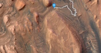 Pozycja łazika MSL Curiosity w dniu 20 grudnia 2024 - po prawej Gediz Vallis, którą łazik opuszcza / Credits - NASA, JPL