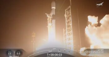 Start rakiety Falcon 9 z dwoma księżycowymi lądownikami - 15.01.2025 / Credits - NASA
