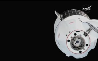 Pojazd Dragon zbliża się do ISS - misja SpX-32 / Credits - NASA