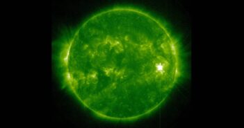 Rozbłysk klasy X1.1 z 25 maja 2025 / Credits - NASA, SDO