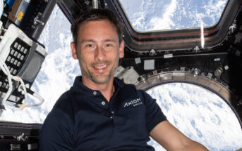 Sławosz Uznański-Wiśniewski wewnątrz modułu Cupola / Credits - ESA