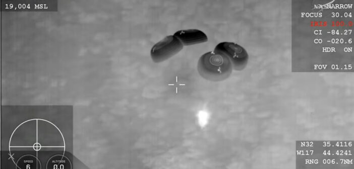 Wodowanie misji Crew-11 / Credits - NASA