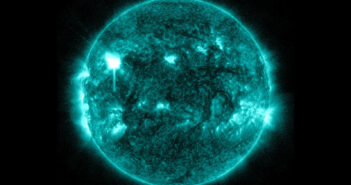 Słońce w monencie emisji rozbłyku X1.0 z 1 lutego 2026 / Credits - NASA, SDO