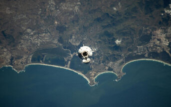 Misja AX-4 - kapsuła Dragon (z polskim astronautą) zbliża się do ISS - 26 czerwca 2025 / Credits - NASA