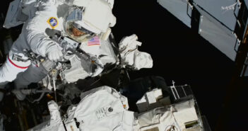 Prace podczas EVA-95 (30.06.2026) / Credits - NASA