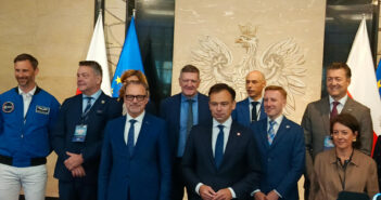 Delegacja ESA, polski astronauta oraz przedstawiciele rządowi na konferencji IGNIS - Trajektorie Przyszłości / Credits - K. Kanawka, kosmonauta.net