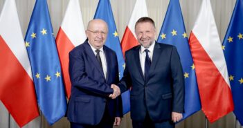 Andrius Kubilius i Marcin Kierwiński - umowa na IRIS2 / Credits - MSWiA
