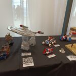 Fragment wystawy Lego w sekcji Akwarium. Na zdjęciu widać, między innymi, USS Enterpirse, śluzowy pojazd transportowy, szybki pojazd zwiadowczy oraz fragment sceny pierwszego spotkania Luke'a Skywalkera i Obi-Wan Kenobiego (źródło zdjęcia: Zuzanna Patkowska, właściciel kolekcji: Dreamweb).
