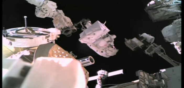 Ujęcie ze spaceru EVA-99 / Credits - NASA